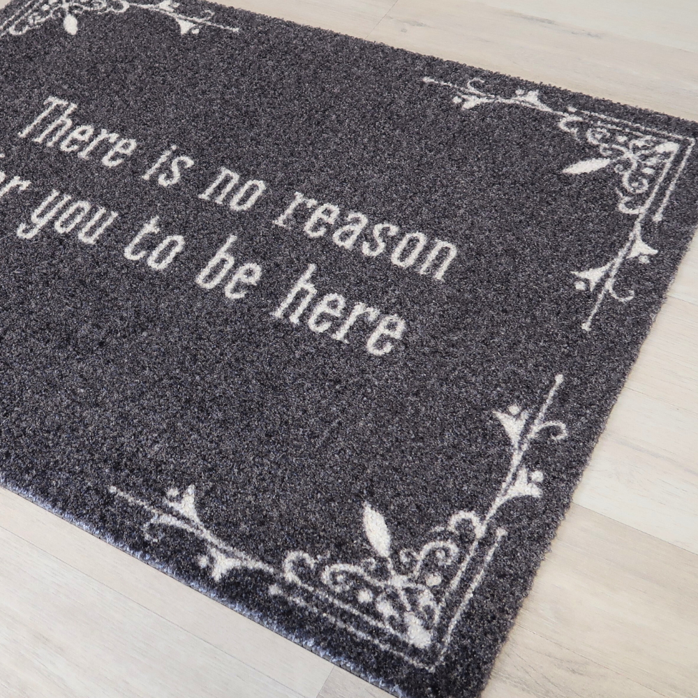 Personoitava ovimatto lattialla