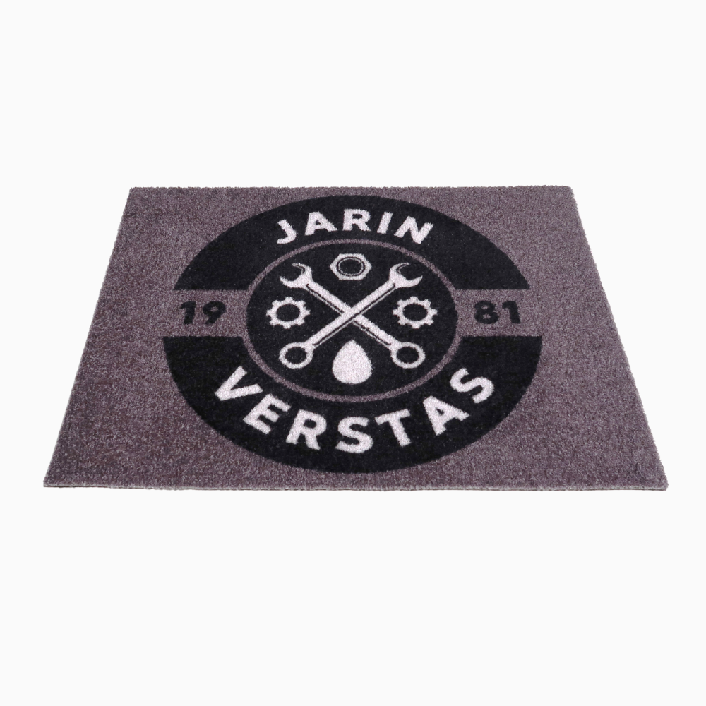 Personoitava matto hallille