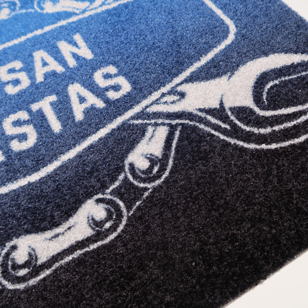 Personoitava matto omalla tekstillä tallille, hallille ja verstaalle