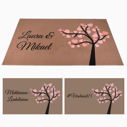 Matto juhliin omilla nimillä tai teksteillä - puu sydämillä