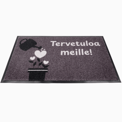 Personoitava ovimatto omalla tekstillä - Kastelukannu ja sydämet