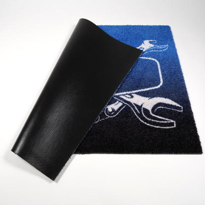 Personoitava matto omalla tekstillä tallille, hallille ja verstaalle